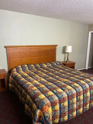 Ivory Tower Motor Inn Green Brook Hotels in Warren