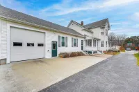 Ski, Hike & Fish: Modern Rutland Home Hotel in zona Rutland Free Library