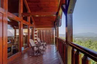 Sensational Sunset! Sevierville Home w/ Hot Tub - spa