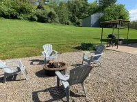 Charming home in prime location. Close to caves/state park/lake/shopping…