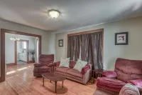 Nice house,Walking distance from Casino (2 Blocks)