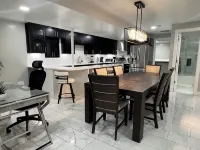Spacious 3-bedroom apartment with WiFi, AC in fabulous Denver
