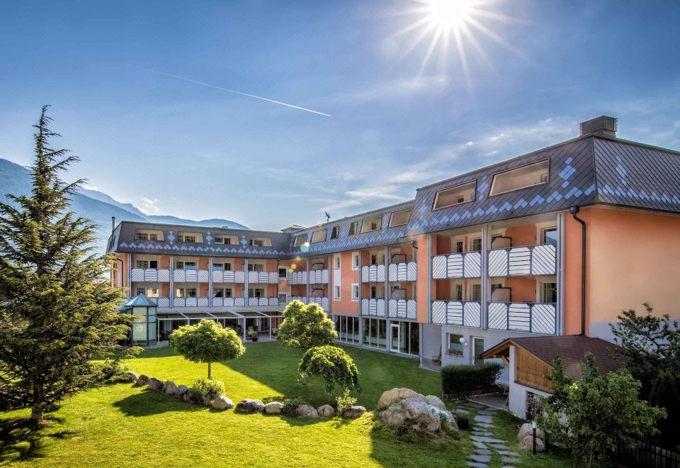 Aktiv & Wellnesshotel Zentral - Housity