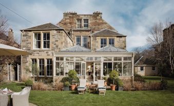 Private and Prestigious Luxury Home