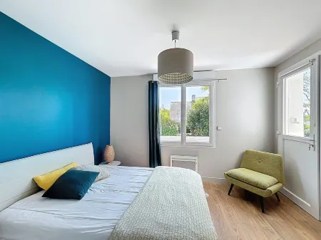 Charming house on the heights of St Jacques with sea view Отели рядом с достопримечательностью «Gulf of Morbihan»