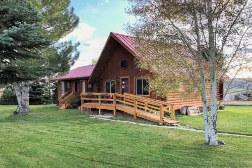 Rustic Cabin 20 Mins to Capitol Reef Natl Park! - Parking