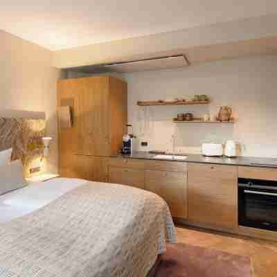 Hypernym Hotel & Suites Rooms