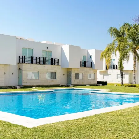 Modern House in Yautepec l Pool & Garden