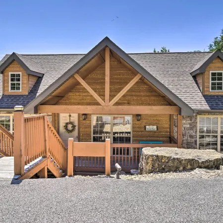 Screened Deck: Cozy Branson West Cabin!