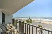 Ocean-View Balcony & Pool Access: Galveston Gem! - Condos