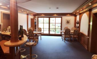 Hotel am Wiesenhang - Garni
