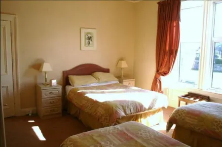 Aberdour Guest House Отели рядом с достопримечательностью «Дамфрис Кампус - Юниверсити оф Запад оф Шотландия»