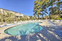4 Mi to Cherry Grove Beach: Studio w/ Pool Access - en bord de mer