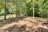 Hot Tub, Game Tables & Mtn Views: Ellijay Cabin - 3 stjerner
