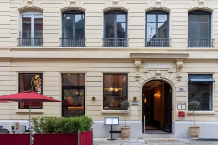 Hotel de Cambis, BW Premier Collection Отели рядом с достопримечательностью «Mairie d'Avignon»