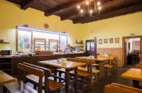 Hotel U Malého Vitka - พร้อมอาหารเช้า