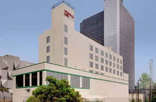 7 Apple Hotel Mahape, Navi Mumbai Hoteles cerca de Koperkhairane Lake