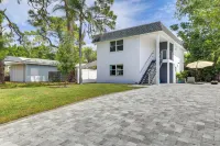 Coastal Sarasota Condo Minutes to Beach! - Spa