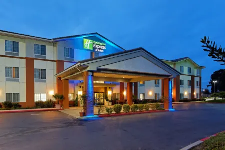 Holiday Inn Express & Suites San Pablo - Richmond Area Отели рядом с достопримечательностью «Риджинал Паркс Ботаник Гарден»