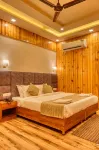 Qcent Woods Resort & Spa, Rishikesh Hotels near Multi Store