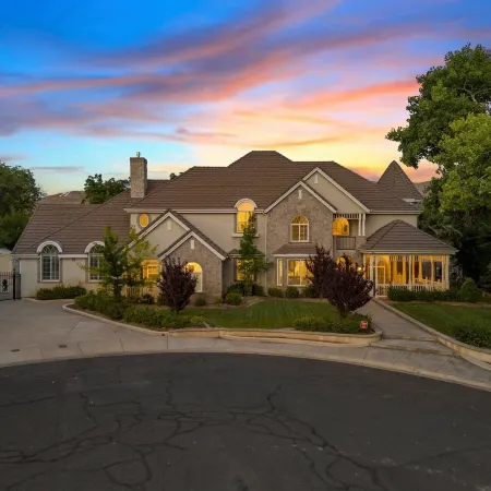 The Country House 6 Bedroom Home