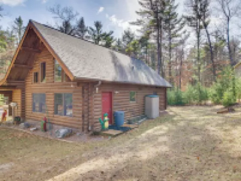 Merrillan Cabin w/ Fire Pit < 1 Mi to Lake Arbutus Hoteles en Dewhurst