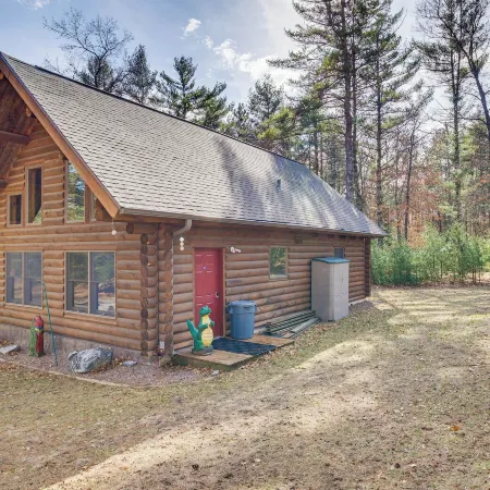 Lake and Trail Lodge: < 1 Mi to Lake Arbutus!