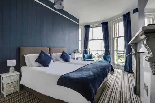 Lord Kitcheners Guest House - Homestays