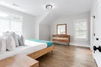 Beautiful Modern New Home Near Brookhaven Midtown