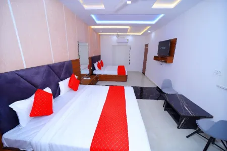 Hotel white town agra Отели в г. Махуа Кхера