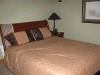 3 Bedroom Condo,  Great Location for Ski Families to Super Bee Lift