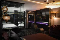 Le Fabreville Motel & Suites Hotels in Blainville