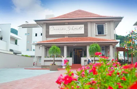 史密特大屋旅館