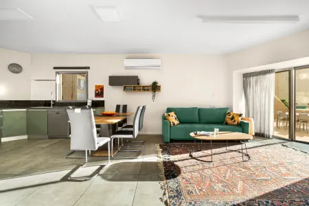 Netanya Beach & Pool Comfort Stay