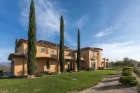 Palazzo Del Sol by AvantStay Breathtaking Home w Mountain Views Hot Tub Hotel in zona Hart Winery