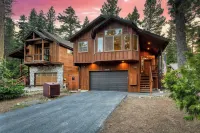 Washoe Chalet by Avantstay Game Room, Hot Tub, Putting Green & Fire Pit