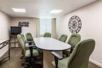 Plaza Inn & Suites - Pet friendly