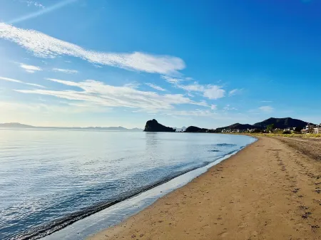 Beautiful 2 Bed, 2 Bath Casa Steps From The Beach & Pools In Loreto Bay