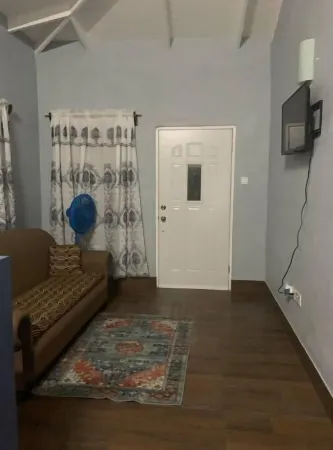 2 BR w/ AC APT near Grand Anse Beach -15 mins walk, 10 mins away from airport. Отели рядом с достопримечательностью «Taylors Chidren Center»