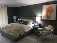 Modern Home-Near Beach/w lg Stylish Patio & HotTub, Fire Tables & Outdoor Dining
