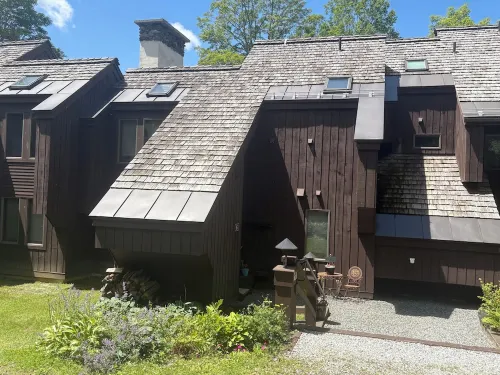Cozy 3-bedroom condo located in Plymouth, VT .12 miles  to Okemo mountain-