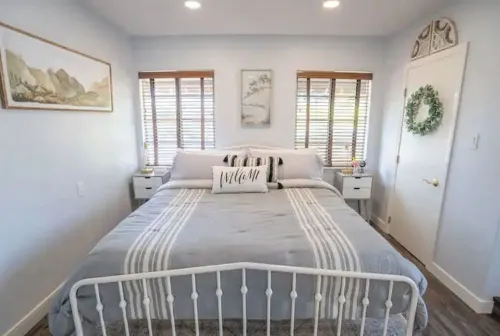 Cam Heights Hideaway w/ Full Kitchen & King Bed