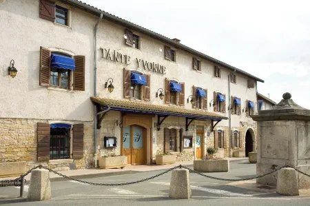 Logis Hôtel Tante Yvonne & Son Restaurant Semi-Gastronomique - Lyon Nord Отели в г. Шазе-д'Азерг