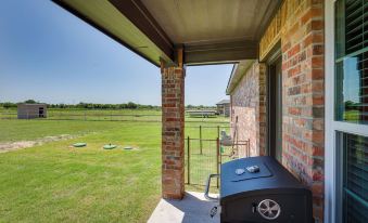 Madill Vacation Rental w/ Grill: Near Lake Texoma!