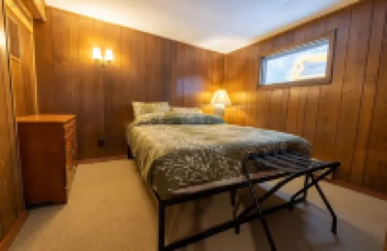 Spacious Chalet, Skiing 5 Minutes to Jay Peak, Vermont!