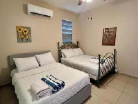 Ocean View House Quebradillas & Rooftop Hoteles en Quebradillas