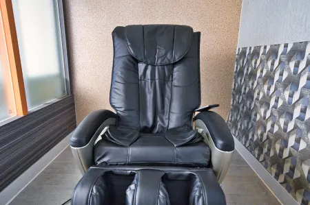 Taebaek J1 Self Check-in Hotel Отели рядом с достопримечательностью «Geomnyongso Pond»