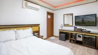 Geojedo Queen Motel Pension