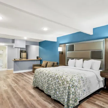 HomeTowne Studios Yuba City Bonanza - Marysville