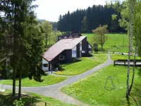 Cosy Holiday Home in the Hochsauerland with Terrace at the Edge of the Forest Hotel a Elpe